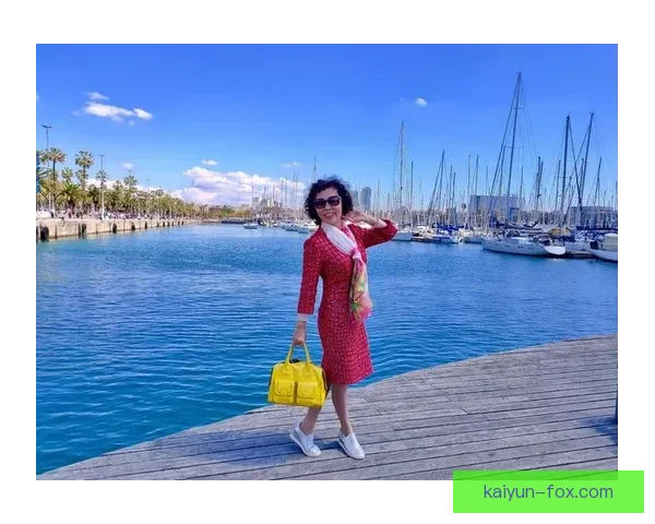 西班牙国家队徽焕新，象征荣耀与团结的新设计备受期待