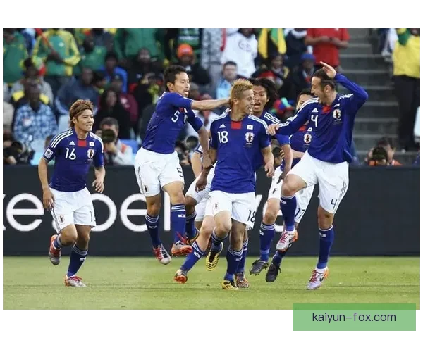 东亚杯香港队表现稳健，防守组织与反击效率成关键亮点